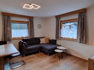 2607994-Ferienwohnung-10-Oetz-300x225-2