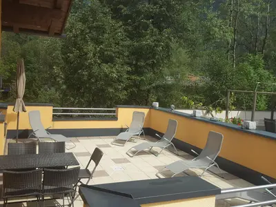 möblierte Terrasse