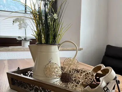 Vase auf dem Küchentisch