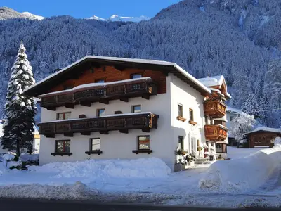 Gästehaus Schrott im Winter, Oetz, Habichen