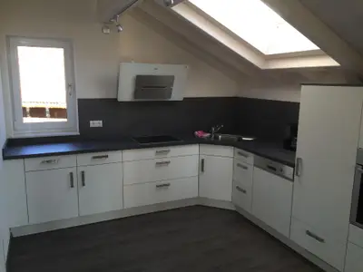 Kochbereich. Küche m. Spülmaschine, Backofen, Mikrowelle