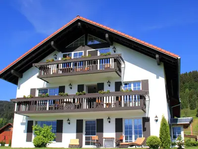 Terrassen und Balkone mit Blick über das Illertal