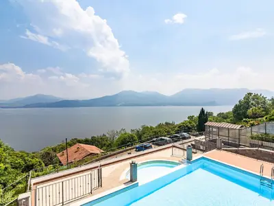 PoolOfHouse