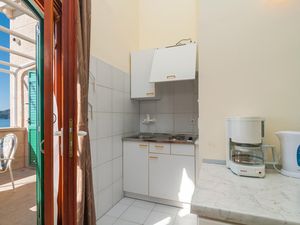 23744353-Ferienwohnung-2-Okrug Donji-300x225-4