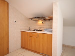 18323669-Ferienwohnung-2-Okrug Donji-300x225-4