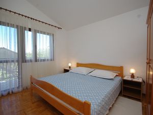 22623621-Ferienwohnung-4-Okrug Donji-300x225-4