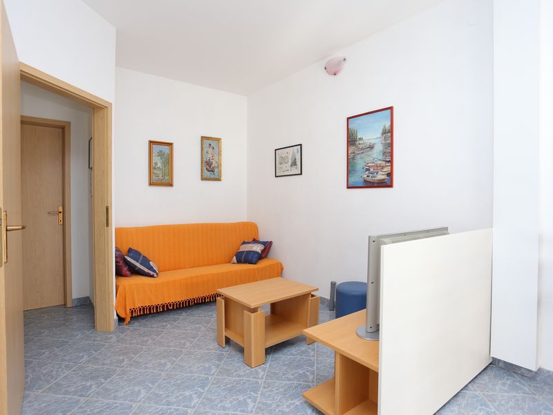 23932716-Ferienwohnung-4-Okrug Donji-800x600-2