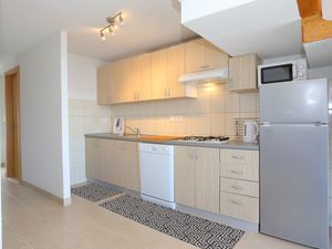 23932565-Ferienwohnung-6-Okrug Donji-300x225-5