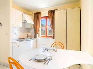 23744347-Ferienwohnung-2-Okrug Donji-300x225-4