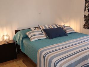 23848994-Ferienwohnung-5-Okrug Donji-300x225-4