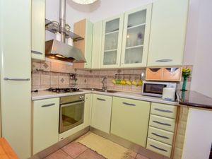 23837283-Ferienwohnung-5-Okrug Donji-300x225-1