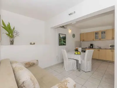 Ferienwohnung für 4 Personen (70 m²) in Okrug Donji 8/10