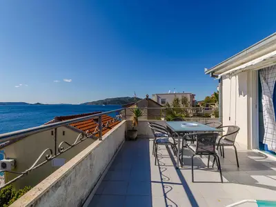 Ferienwohnung für 5 Personen (55 m²) in Okrug Donji 5/10