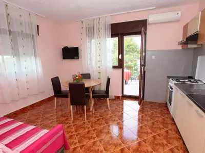 Ferienwohnung für 3 Personen (45 m²) in Okrug Donji 8/10