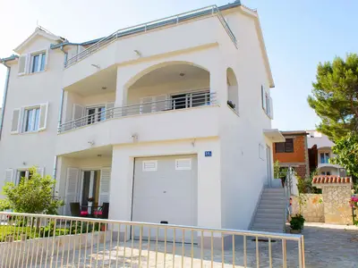 Ferienwohnung für 4 Personen (80 m²) in Okrug Gornji 1/10