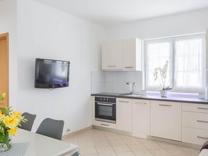 23542737-Ferienwohnung-4-Okrug Gornji-300x225-3