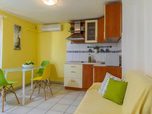 22619499-Ferienwohnung-2-Okrug Gornji-300x225-3