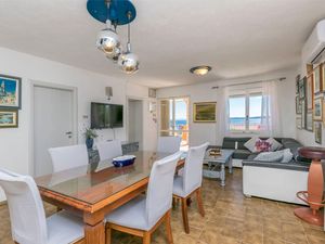 22434747-Ferienwohnung-6-Okrug Gornji-300x225-4