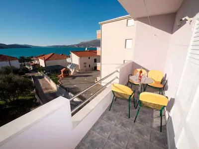Ferienwohnung für 2 Personen (30 m²) in Okrug Gornji 1/10