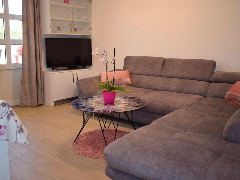 22490165-Ferienwohnung-4-Okrug Gornji-800x600-2