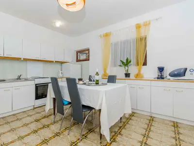 Ferienwohnung für 5 Personen (70 m²) in Okrug Gornji 7/10