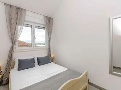 Ferienwohnung für 3 Personen (27 m²) in Okrug Gornji 10/10