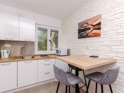 Ferienwohnung für 2 Personen (25 m²) in Okrug Gornji 7/10