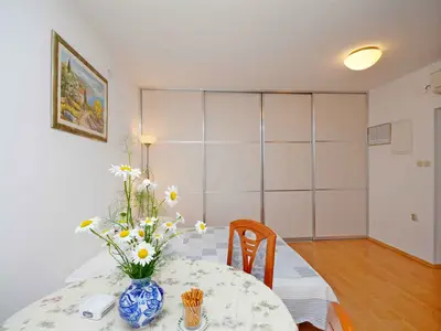 Ferienwohnung für 2 Personen (40 m²) in Okrug Gornji 8/10