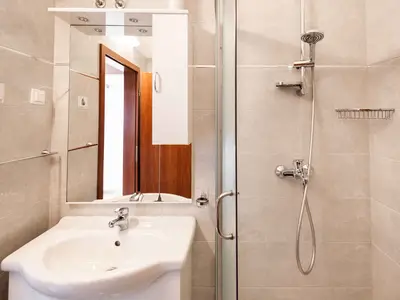 Ferienwohnung für 6 Personen (55 m²) in Okrug Gornji 6/10