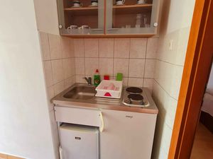 23989367-Ferienwohnung-4-Okrug Gornji-300x225-4