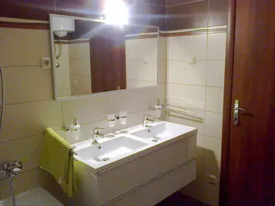 Ferienwohnung für 5 Personen (110 m²) in Okrug Gornji 10/10