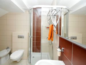 23982432-Ferienwohnung-5-Okrug Gornji-300x225-5