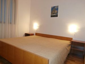 23041095-Ferienwohnung-4-Okrug Gornji-300x225-4