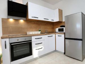 23309483-Ferienwohnung-4-Okrug Gornji-300x225-4