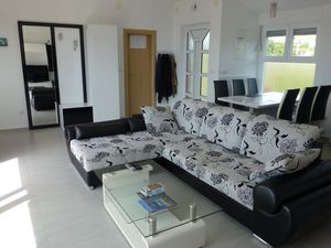 21781739-Ferienwohnung-6-Okrug Gornji-300x225-3