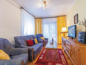 23726118-Ferienwohnung-6-Okrug Gornji-300x225-1