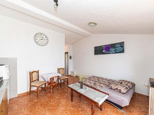 23765193-Ferienwohnung-3-Okrug Gornji-300x225-2