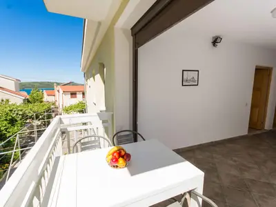 Ferienwohnung für 3 Personen (47 m²) in Okrug Gornji 3/10