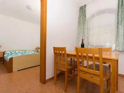 Ferienwohnung für 3 Personen (47 m²) in Okrug Gornji 10/10