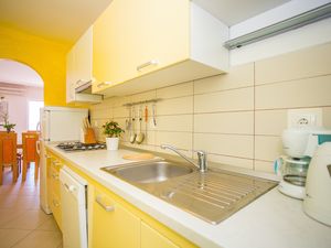 18321554-Ferienwohnung-4-Okrug Gornji-300x225-4