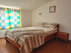 18323804-Ferienwohnung-4-Okrug Gornji-300x225-4