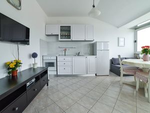 18321349-Ferienwohnung-5-Okrug Gornji-300x225-3