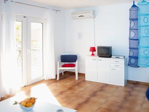 18322315-Ferienwohnung-4-Okrug Gornji-300x225-2