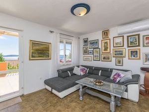 18321471-Ferienwohnung-5-Okrug Gornji-300x225-1