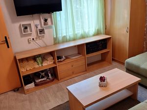 18323728-Ferienwohnung-3-Okrug Gornji-300x225-2