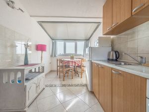 18742370-Ferienwohnung-4-Okrug Gornji-300x225-1