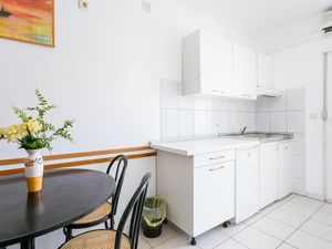 18790059-Ferienwohnung-4-Okrug Gornji-300x225-3