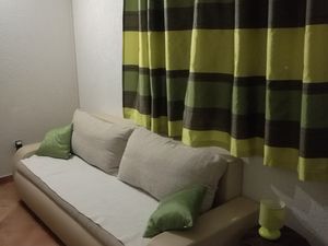 22330801-Ferienwohnung-8-Okrug Gornji-300x225-2