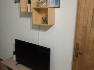 22330801-Ferienwohnung-8-Okrug Gornji-300x225-3