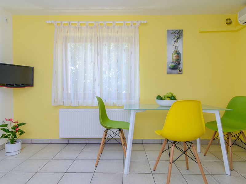 23131799-Ferienwohnung-2-Okrug Gornji-800x600-2